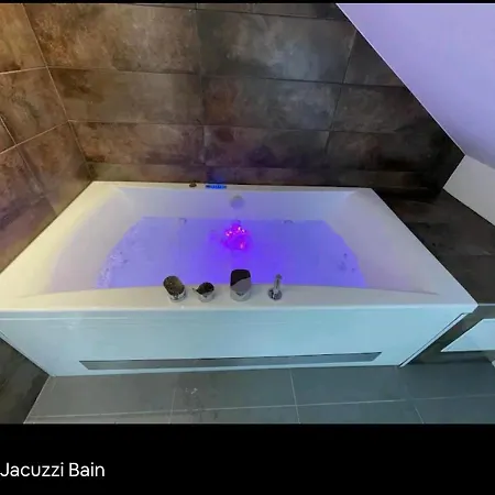 Loft Neuf Avec Bain Jacuzzi Et Terrasse Apartmán