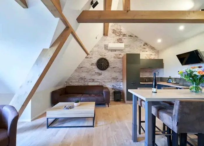 Loft Neuf Avec Bain Jacuzzi Et Terrasse *